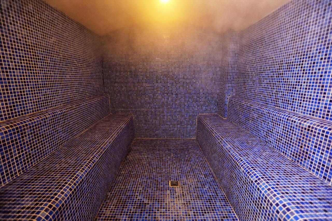 The Green Park 加济安泰普 外观 照片 A steam room
