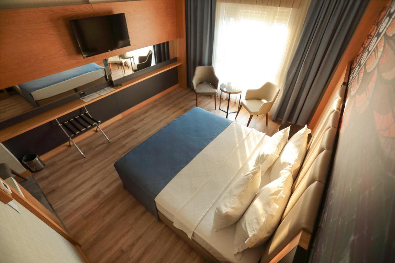 The Green Park 加济安泰普 外观 照片 A room at the hotel